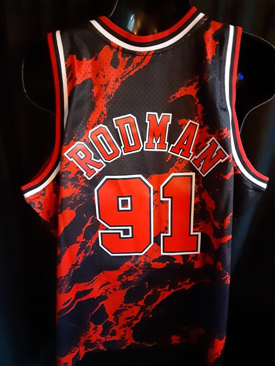 Mitchell & Ness Men's Chicago Bulls Dennis Rodman #91 Red T-Shirt