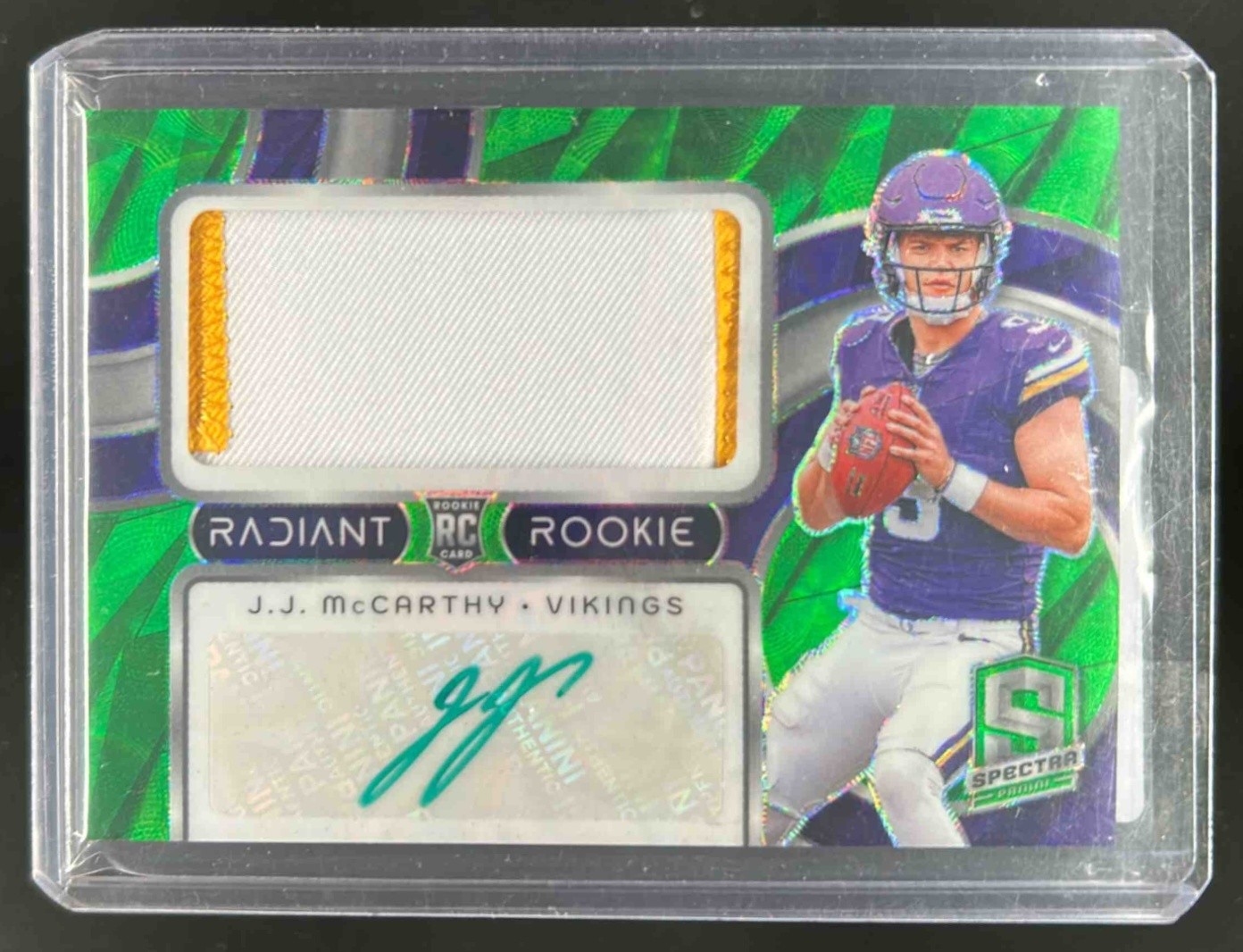 JJ McCarthy Panini Spectra Radiant Rookie Patch Signatures #RRPJMY Neon Green