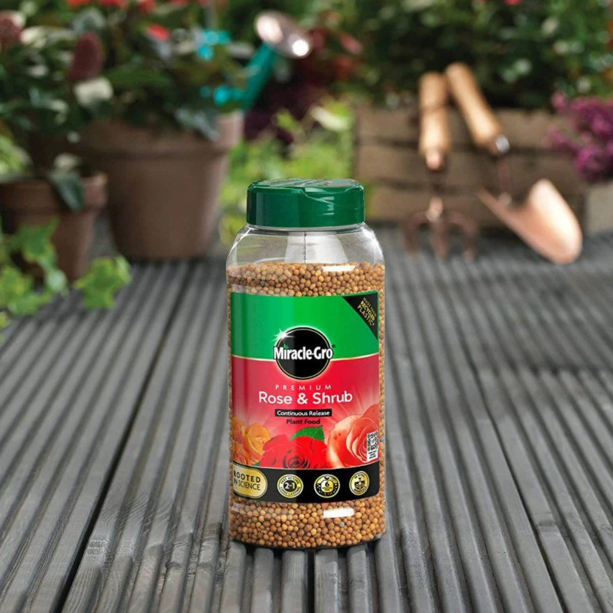 Miracle-Gro Premium Rose & Shrub Continuous Release Plant Food - 900g