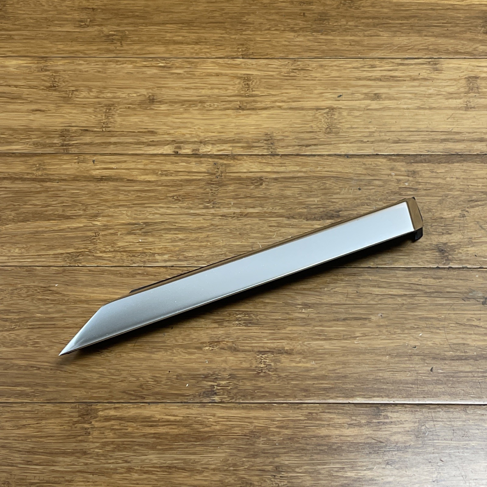 2017-2023 Rolls Royce Dawn RR6 Front Left Quarter Window Molding Trim OEM *NOTE*
