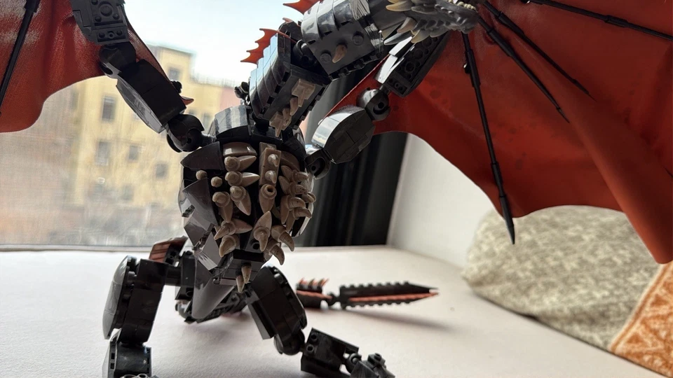 Mega Construx Black Series Game of Thrones Daenerys & Dragon - Image 3 of 4