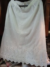 Vintage 70s Handmade Women s W 17 Inch White Scalloped Eyelet Skirt