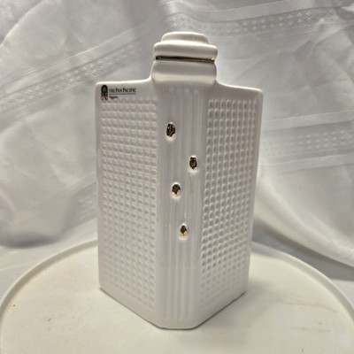 The Pan Pacific Hotel Singapore Souvenir Ceramic  Wallpocket