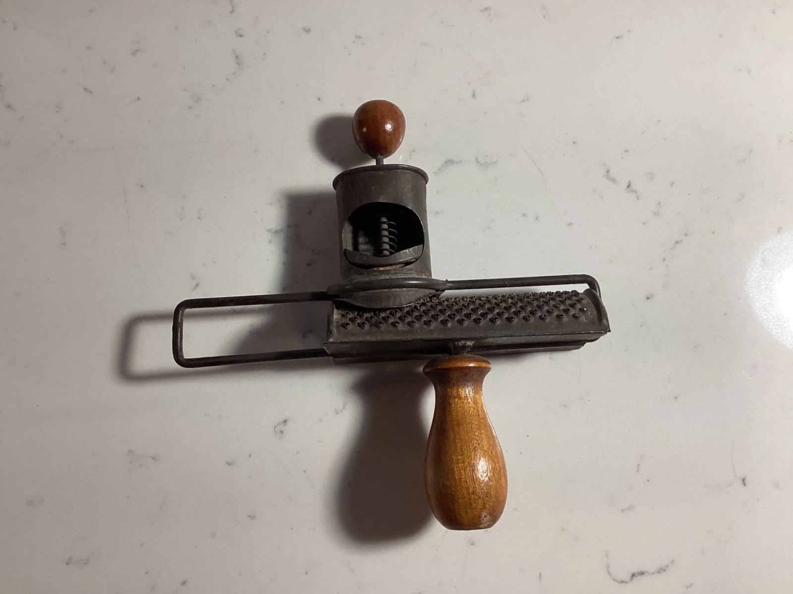 RARE ANTIQUE AUTHENTIC NUTMEG SPICE GRINDER CYLINDER WOOD KNOB PRIMITIVE NR