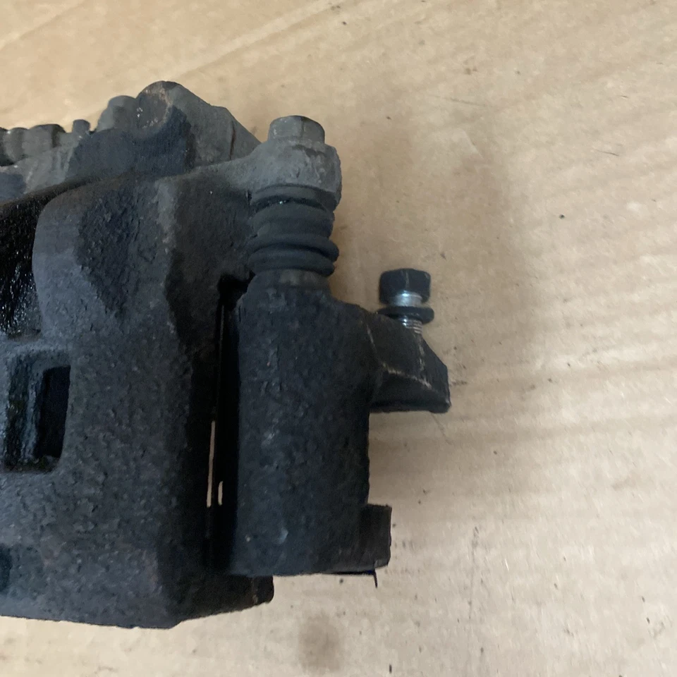 2013 2014 2015 Subaru Crosstrek 2.0 передний левый суппорт со стороны водителя - Изображение 4 из 4