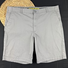 Lee Extreme Motion Men  s Size 42 Gray Cotton Stretch 10  Inseam Chino Shorts