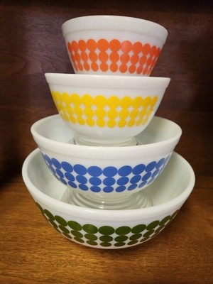Pyrex Vintage Polka Dot Mixing Bowl Set Of 4