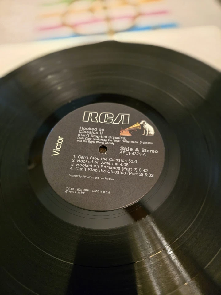 LOUIS CLARK & ROYAL CHORAL SOCIETY ~ HOOKED ON CLASSICS II ~ 1982 ~ LP ~ EX - Image 4 of 4