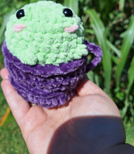 Handmade Purple mini Crochet Frog Plush Stuffed Animal Toy Ages 4-7 Under 6 in