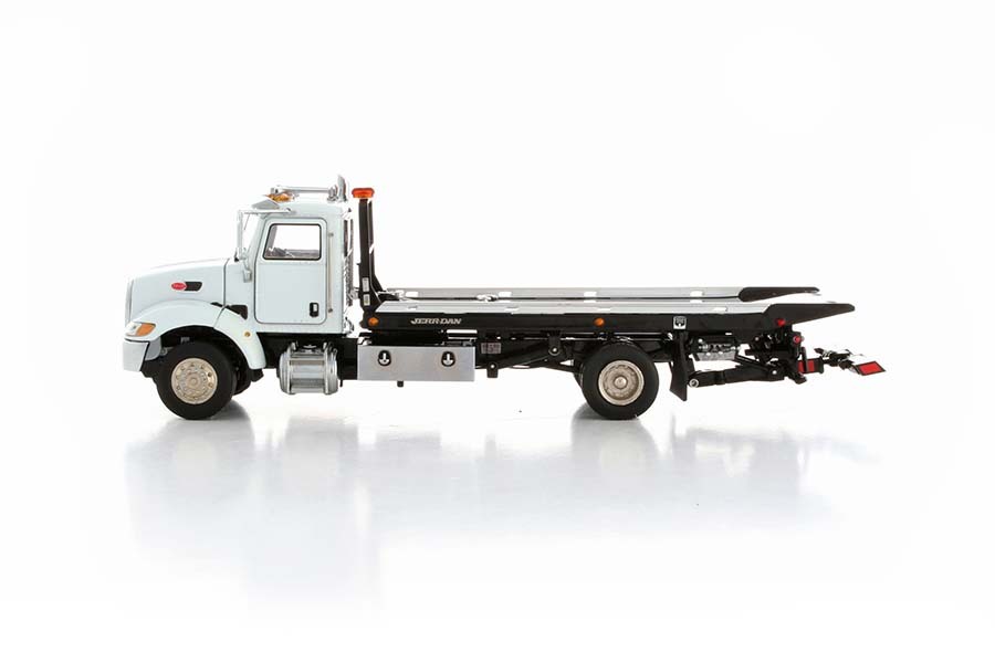 Peterbilt Jerr-Dan Rollback Truck - 