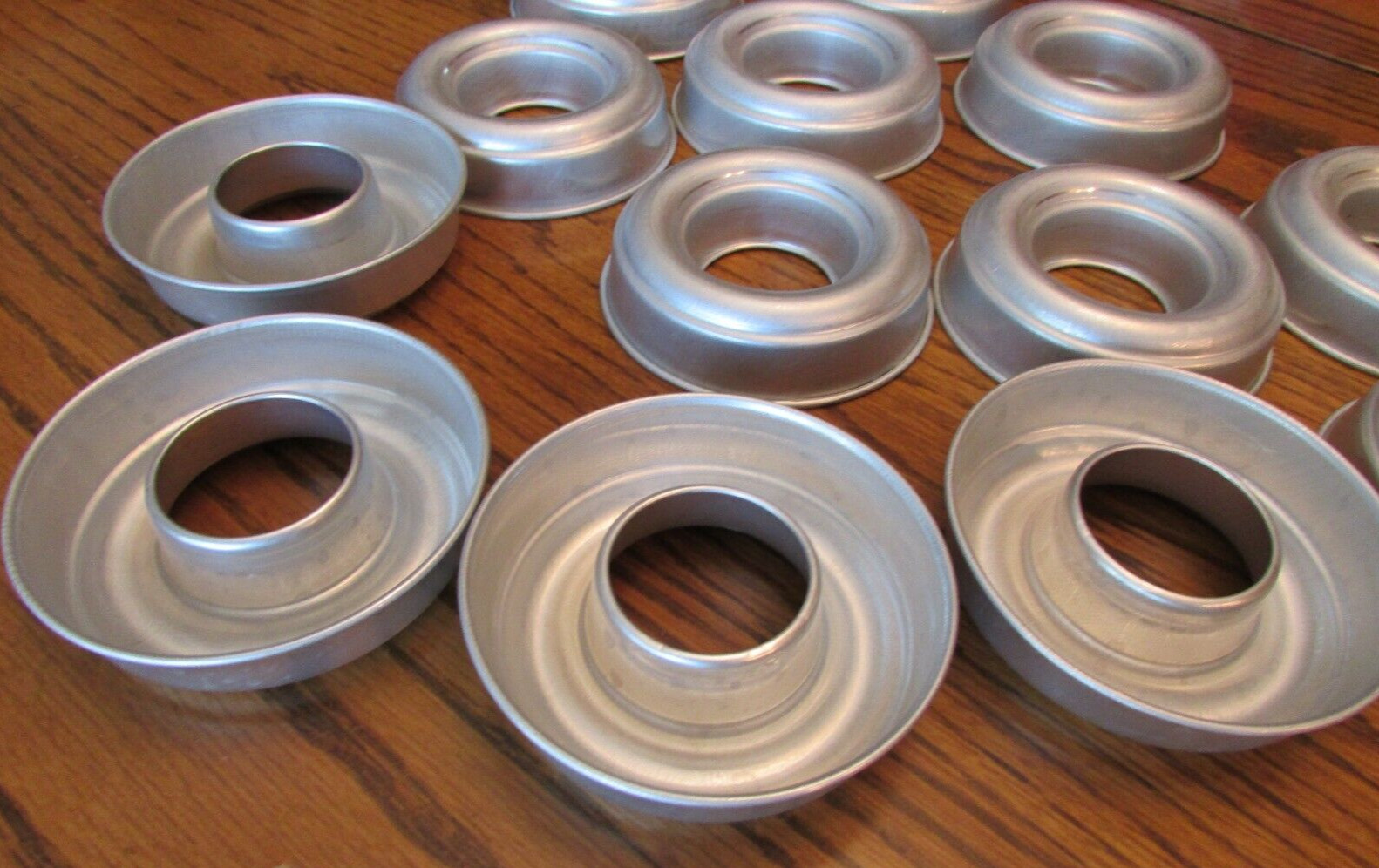 14 VINTAGE MINI ALUMINUM JELLO/GELATIN MOLDS-ICE RINGS-WREATHS-HOLIDAY-CRAFTS