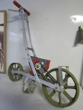 Earthway Precision Garden Seeder Model 1001-B with Seed Wheels