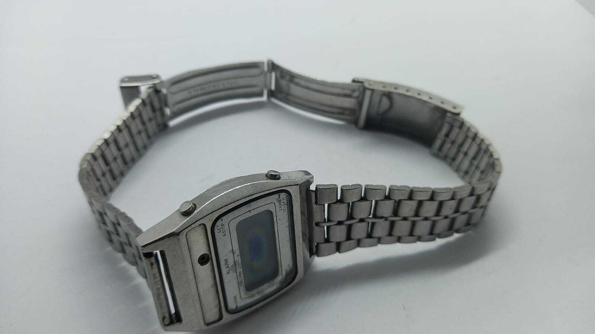 vintage Seiko A638-5000 Chrono Alarm Quartz LCD Digital Watch-run
