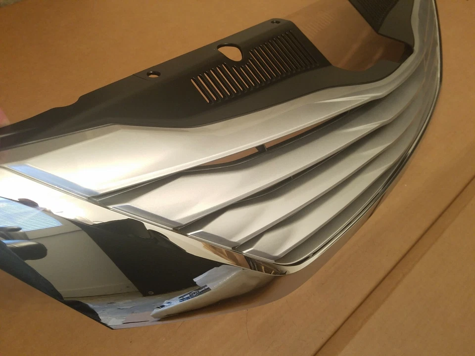 Se adapta a Toyota Sienna XLE LIMITED 2015-2017 parrilla de parachoques delantero con paquete premium NUEVO Foto 4 de 4