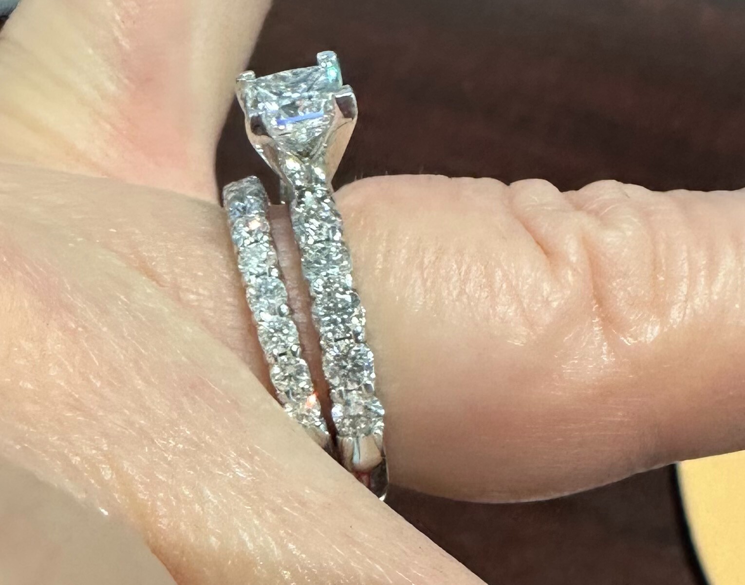 Beautiful, clear, hardly worn princess cut diamond engagment ring and band 