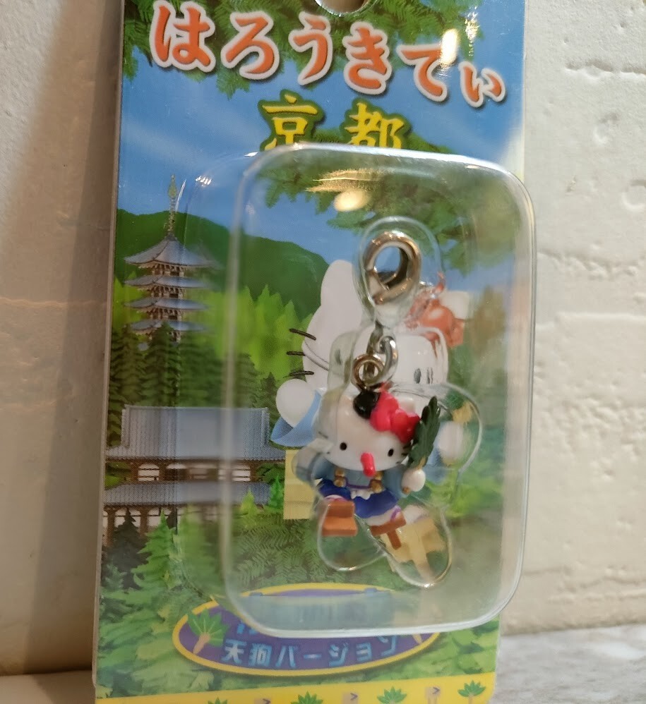2004年製造 HELLO KITTY KEY Ring 2004年製造 HELLO KITTY KEY Ring - メルカリ