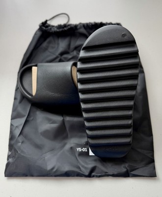 Yeezy Slideブラック サンダル YS-01 Yeezy Slide YS-01 'Black' Size 11 | eBay