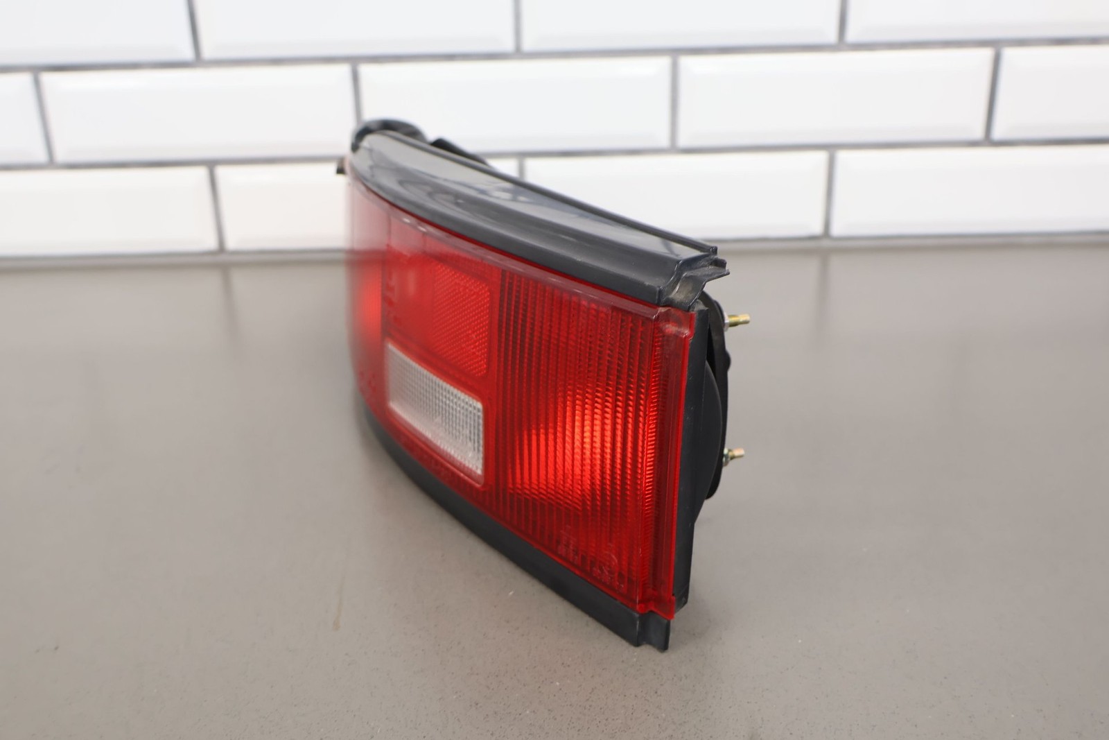 Aston Martin Vantage 2002 Left Tail light