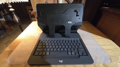 Logitech logi iPad Keyboard Folio/Case 10 in Black Plastic Integrated Keyboard