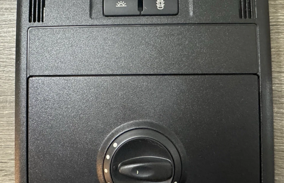 2008-2009 Pontiac G8 GT GXP Holden Dome Light Overhead Console Sunroof Switches - Image 3 of 4