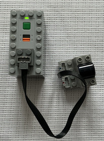 AUTHENTIC LEGO Power Functions LOT 88000 Battery Box & 8884 IR Receiver TESTED