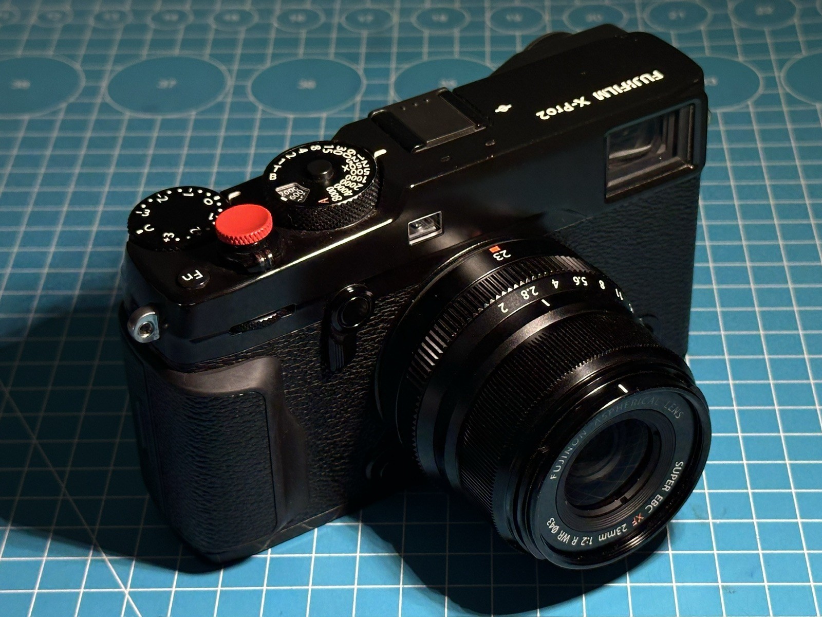 Fujifilm X-Pro2 + obiettivo Fuji 23mm f.2 + 4 batterie