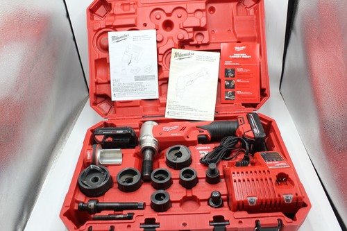 Milwaukee 2677-21 M18 FORCE LOGIC 6T Knockout Tool 1/2" - 2" Kit Set Very - Nice
