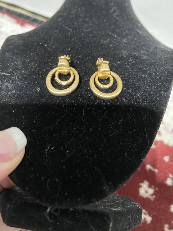 Clip-on Earrings Gold Tone Concentric Circles