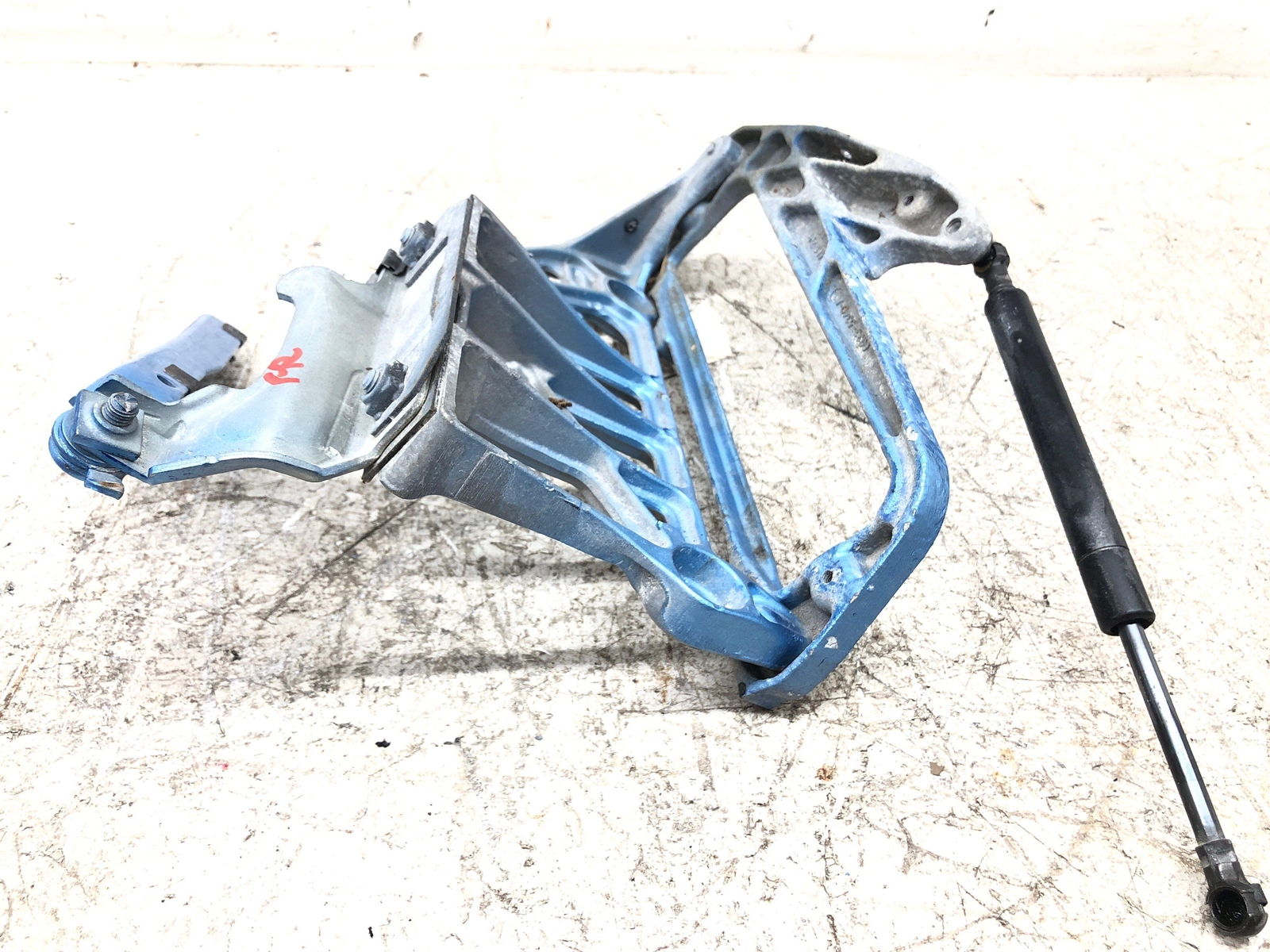 2009 ASTON MARTIN VANTAGE HOOD HINGE SET W/LIFT CYLINDERS & FENDER BRACKETS OEM