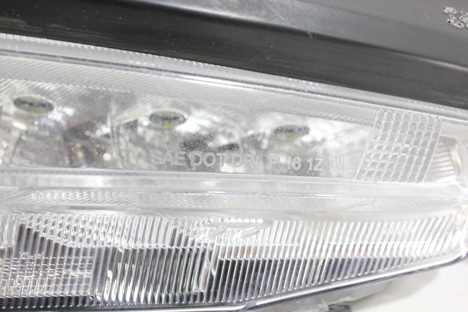 16-18 CHEVROLET MALIBU LADO DERECHO PASAJERO ANTINIEBLA LÁMPARA OEM Foto 2 de 4