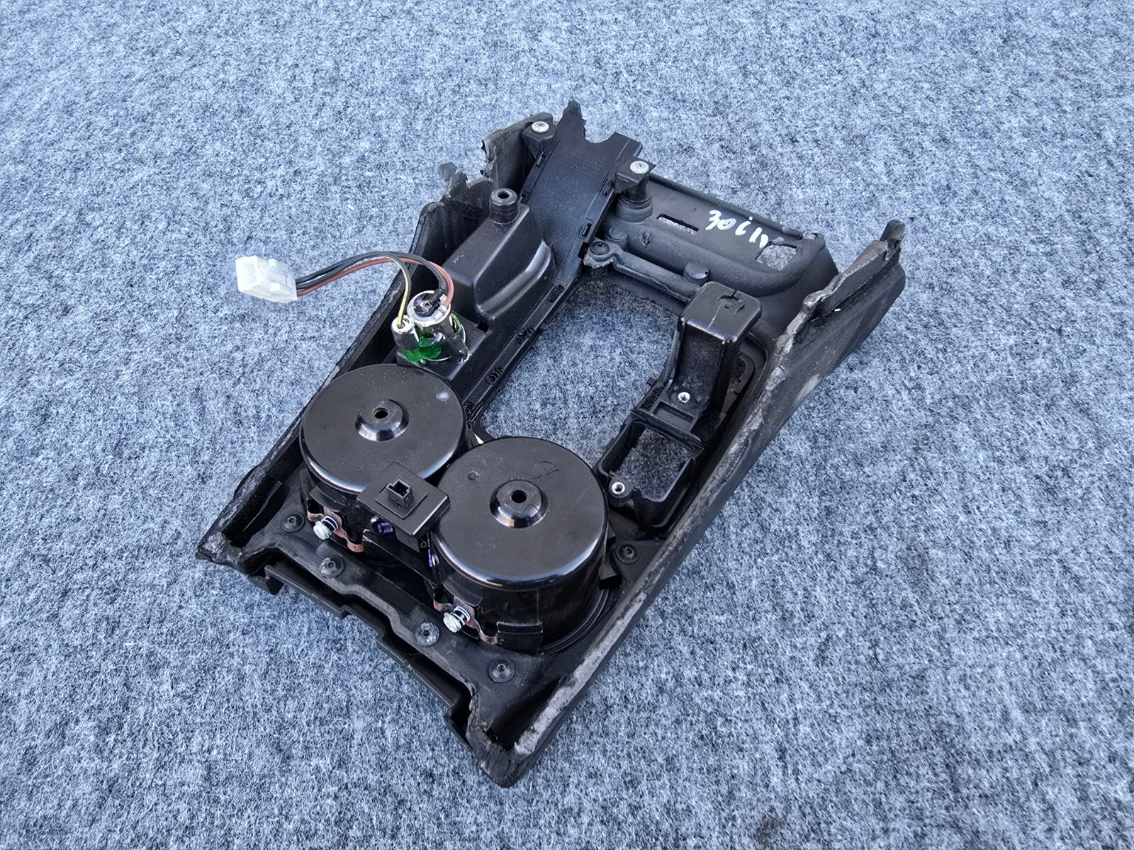 FRONT CENTER CONSOLE CUPHOLDER COMPARTMENT 08-19 MASERATI GRANTURISMO 4.2L M145