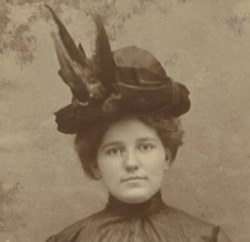 STUDIO PHOTO LADY W/ GREAT HAT