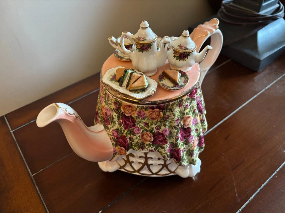 ROYAL ALBERT Old Country Roses Chintz Large Teapot By Paul Cardew - Image 2 of 4