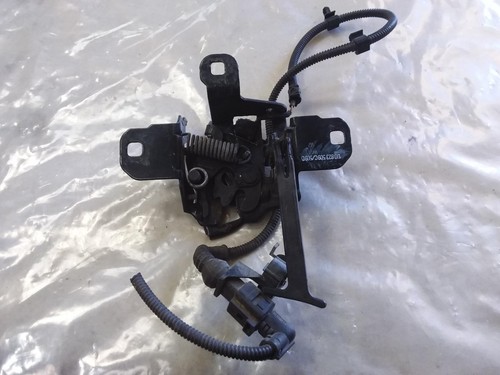 VOLKSWAGEN BORA BONNET LOCK/SUPPORT 12/99-12/05 99 00 01 02 03 04 05