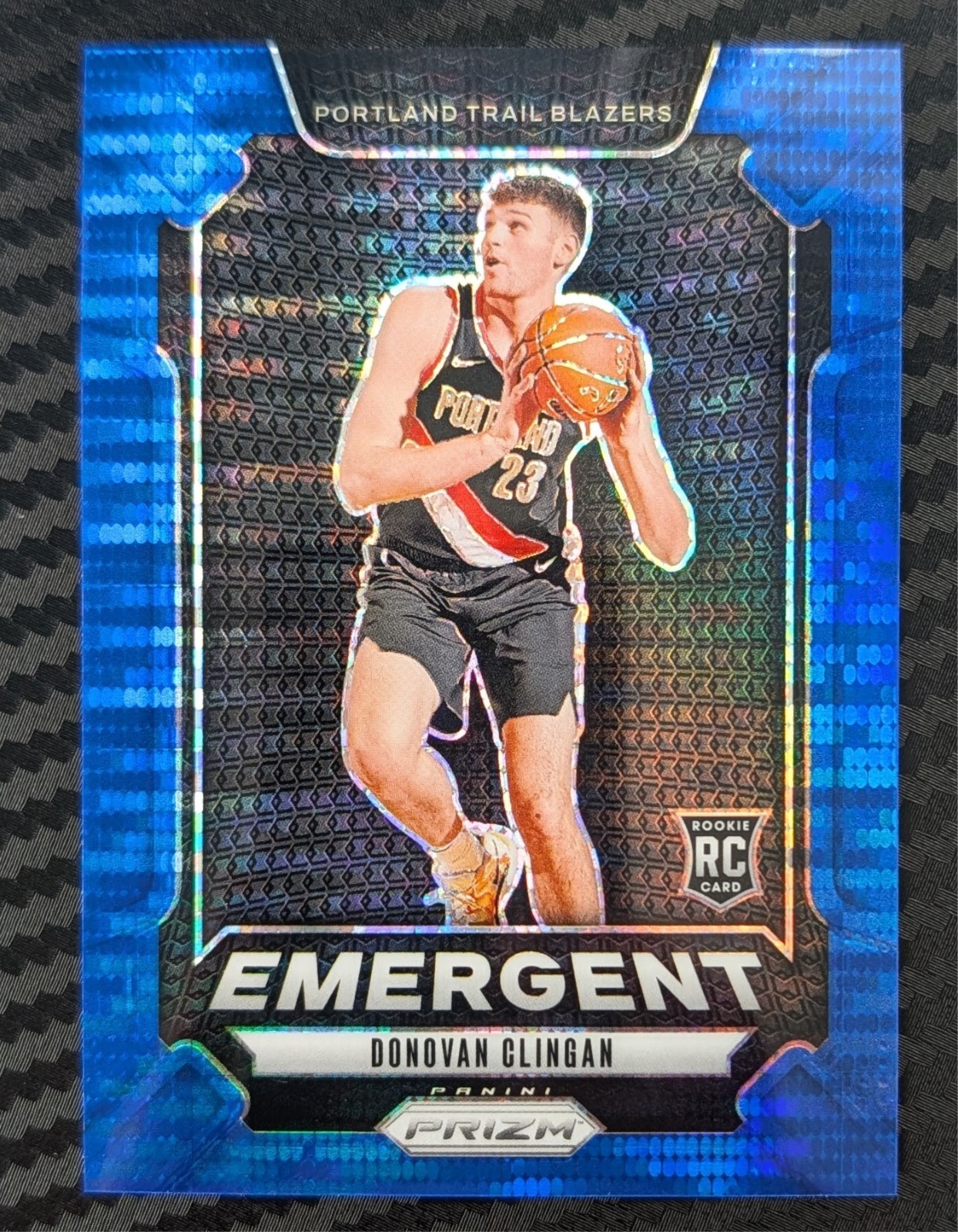 Donovan Clingan 2024-25 Panini Prizm RC Emergent Blue Pulsar /99 #13