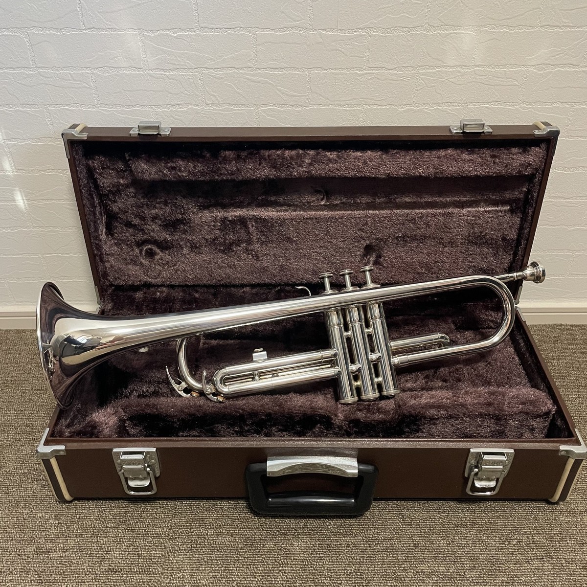 ヤマハ トランペット YTR-2320S シルバーラッカー ケース ミュート付 YAMAHA YTR-2320S silver Trumpet with Hard Case Mouthpiece musical