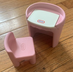 LITTLE TIKES PINK DOLLHOUSE VANITY AND CHAIR DESK GIRLS BEDROOM SET OPENS