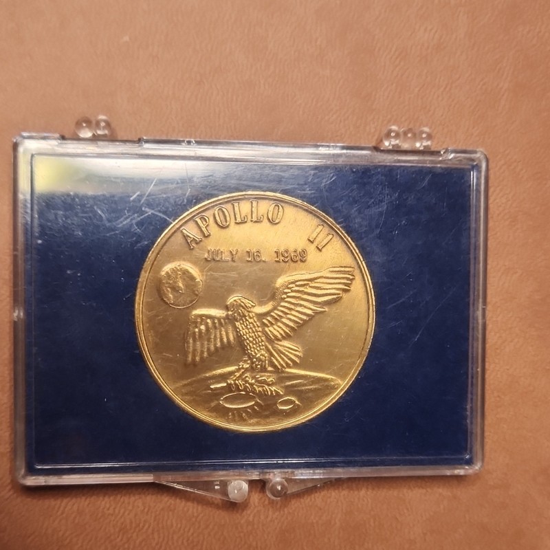 Apollo 11 1969 July 16 Commemorative Coin Token in Plastic Case