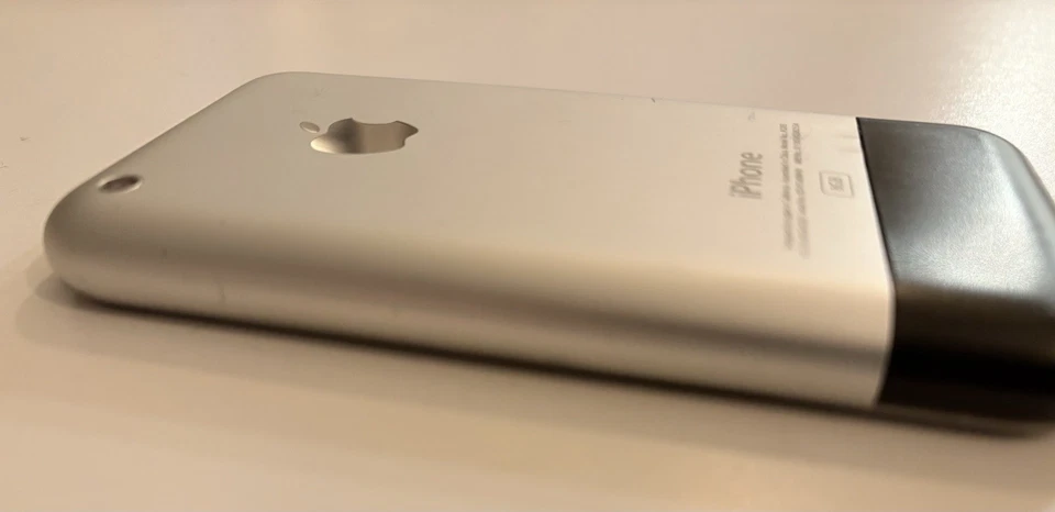 Apple iPhone 2G 8Gb (1st generation 8GB) - Immagine 3 di 4