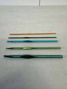Lot 5 Hand Crochet Hooks Needles Metallic Crafting Hobby Boye Made In USA