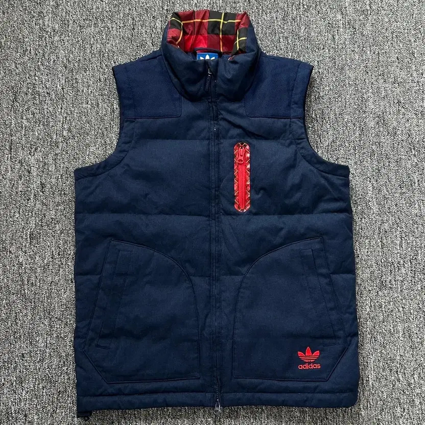 Adidas Duck Down Puffer Vest S-Size Men’s Outerwear thumbnail 3