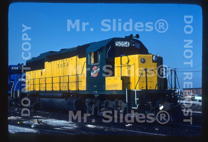 Original Slide C&NW Chicago & Northwestern 'Employee Owned' GP50 5054 In 1980