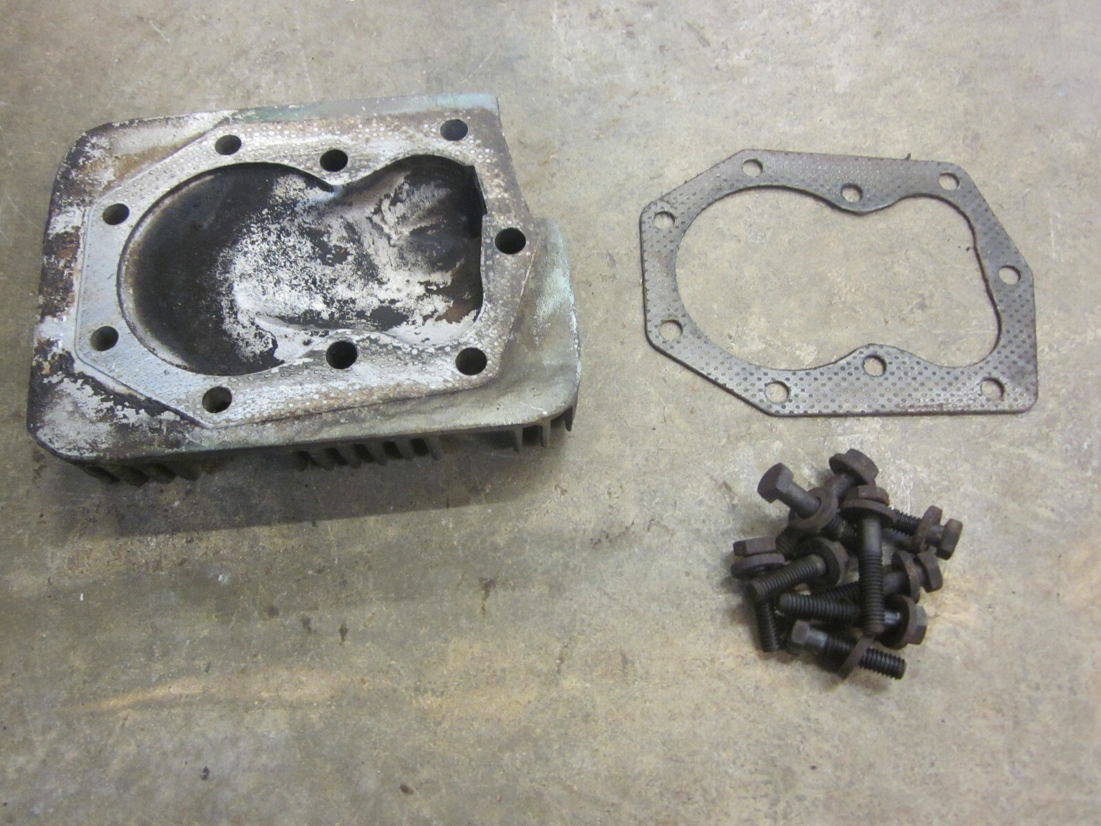 Onan CCK CCKA Engine Cylinder Head 2 Right Side P1430 1100890 eBay