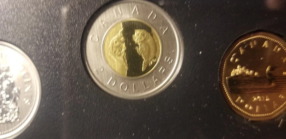 2015 Canada Specimen Rare Baby Raccoons $2 Coin In The Set. - Image 2 of 4