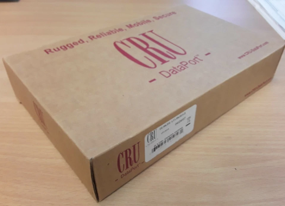 CRU DATAPORT Removable Ultra ATA133 Drive Enclosure (DE100i-A100) - Image 4 of 4