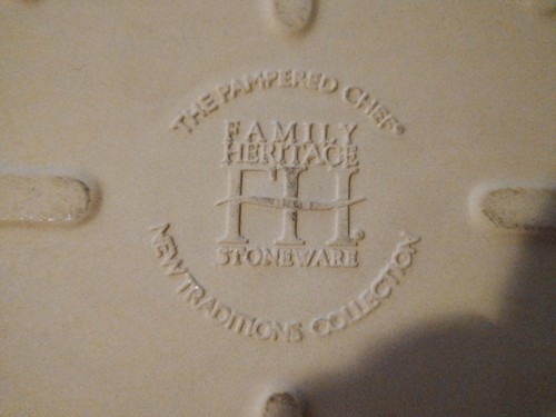 PAMPERED CHEF RECTANGULAR BAKER #1430 retired 9"x13" EUC - Picture 3 of 8