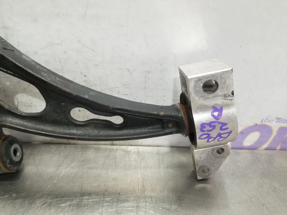 08 2008 VOLKSWAGEN VW R32 3,2 L AWD brazo de control inferior delantero pasajero derecho Foto 4 de 4