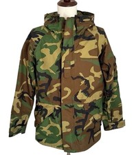 NOS GEN1 GORETEX Parka, Size Medium / Regular ECWCS Woodland / WP, US Army. S-69