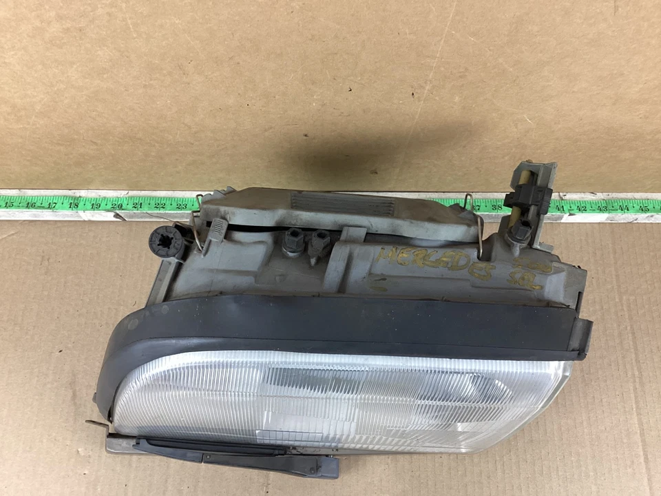 1992 - 1993 梅赛德斯 - 奔驰 500SEL 左前驾驶员侧灯 1408206561 原始设备制造商 — 第 3/4 张图片