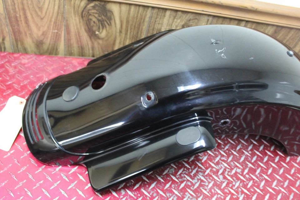 2018 HARLEY DAVIDSON STREET GLIDE ОРИГИНАЛЬНОЕ ЗАДНЕЕ КРЫЛО С ЮБКОЙ ЯРКОЕ ЧЕРНОЕ SG36 - Изображение 3 из 4